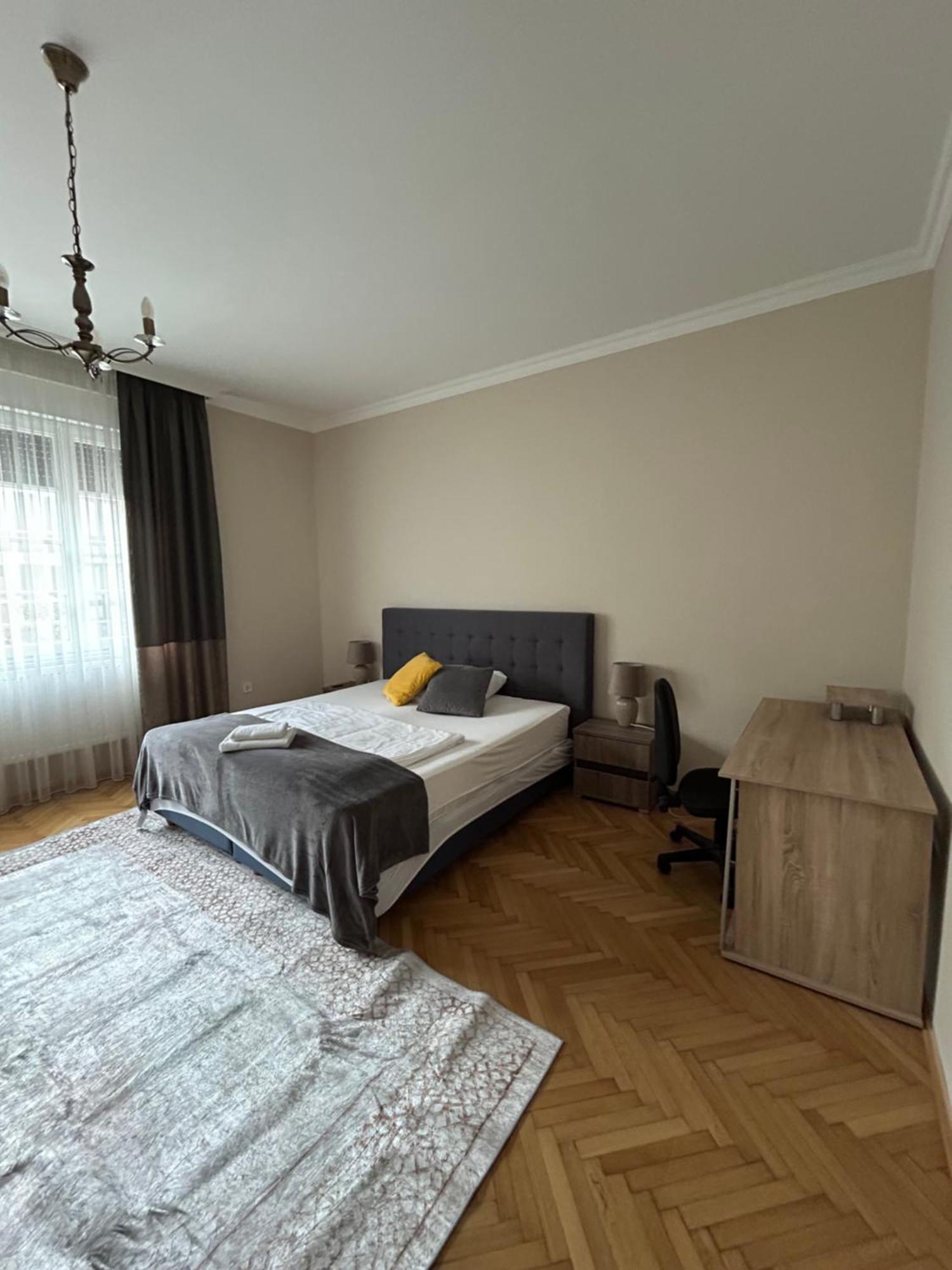 Apartment Center *